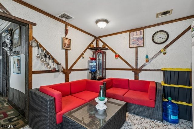 35 Longview St, West Orange Twp., NJ 07052