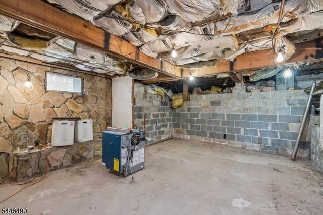 35 Longview St, West Orange Twp., NJ 07052