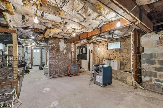 35 Longview St, West Orange Twp., NJ 07052