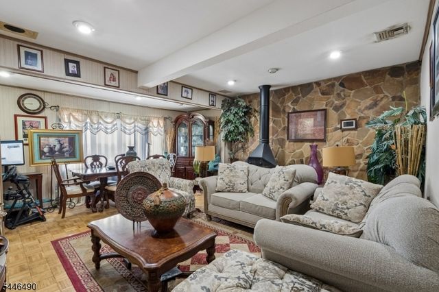 35 Longview St, West Orange Twp., NJ 07052
