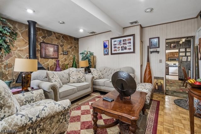 35 Longview St, West Orange Twp., NJ 07052