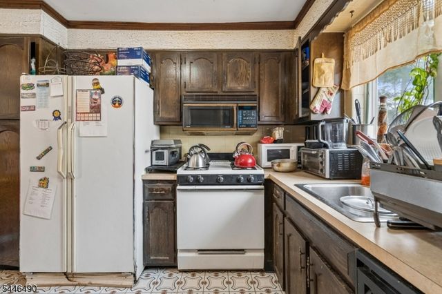 35 Longview St, West Orange Twp., NJ 07052