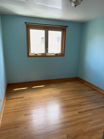 8841 N Chester Avenue 3, Niles, IL 60714