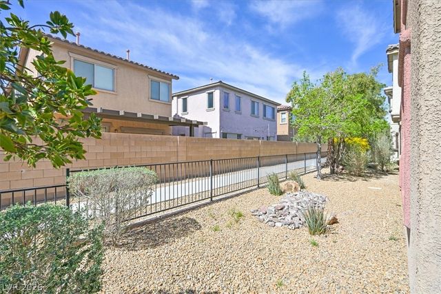 9017 College Green Street, Las Vegas, NV 89148