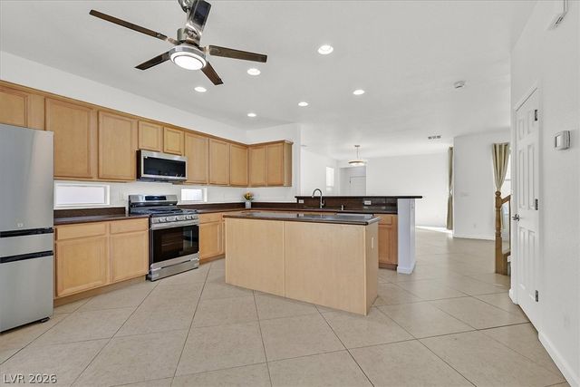 9017 College Green Street, Las Vegas, NV 89148