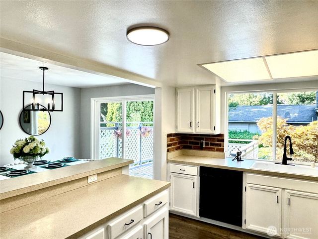 14820 NE 12th Street, Bellevue, WA 98007