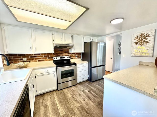 14820 NE 12th Street, Bellevue, WA 98007