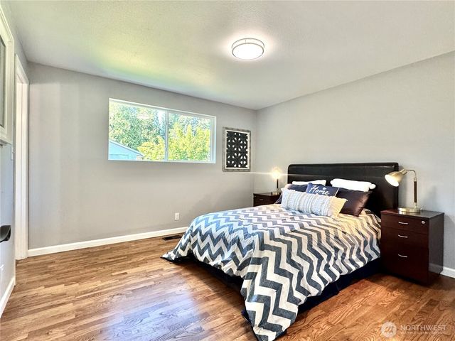 14820 NE 12th Street, Bellevue, WA 98007