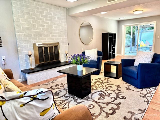 14820 NE 12th Street, Bellevue, WA 98007