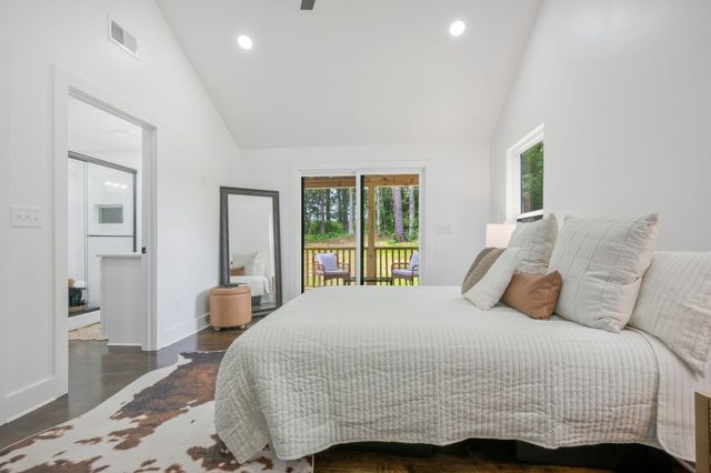 704 Pond Rd, Dickson, TN 37055