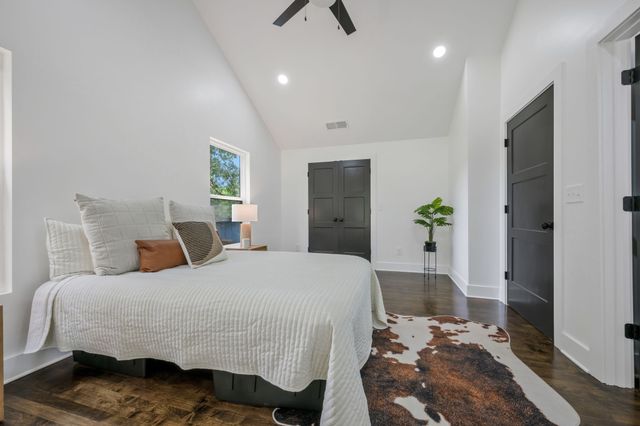 704 Pond Rd, Dickson, TN 37055