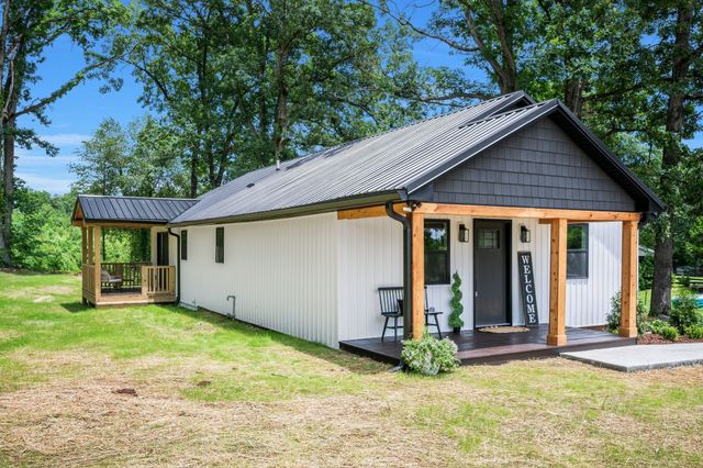 704 Pond Rd, Dickson, TN 37055