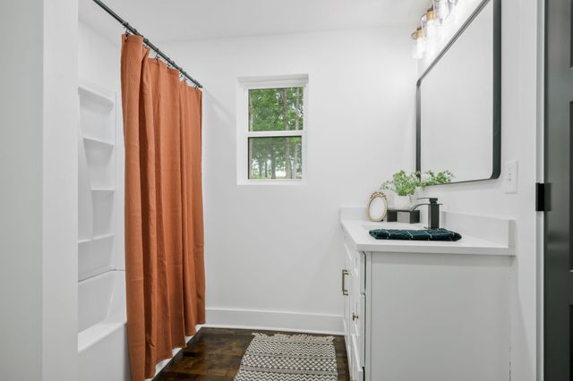 704 Pond Rd, Dickson, TN 37055