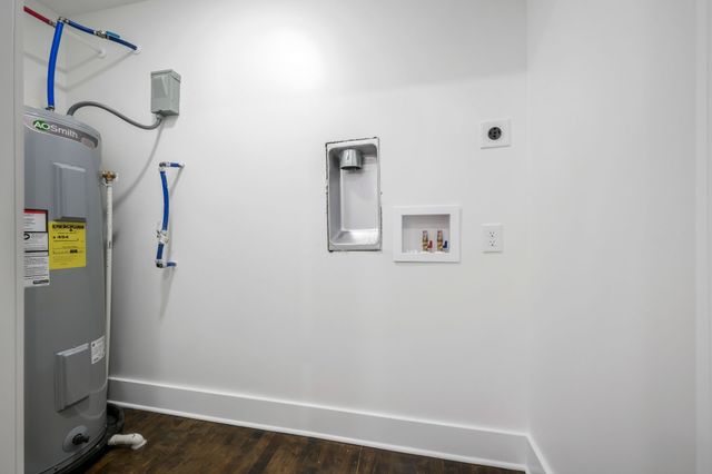 704 Pond Rd, Dickson, TN 37055