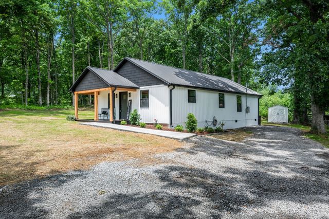 704 Pond Rd, Dickson, TN 37055