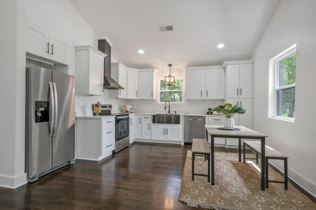 704 Pond Rd, Dickson, TN 37055