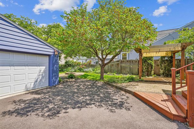 94 Acton Road, Columbus, OH 43214