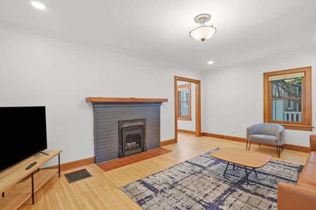 94 Acton Road, Columbus, OH 43214