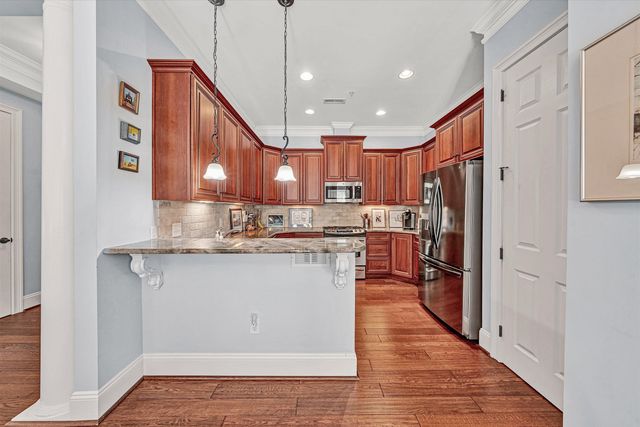 2125 Yellow Mountain Rd SE Apt 111, Roanoke, VA 24014