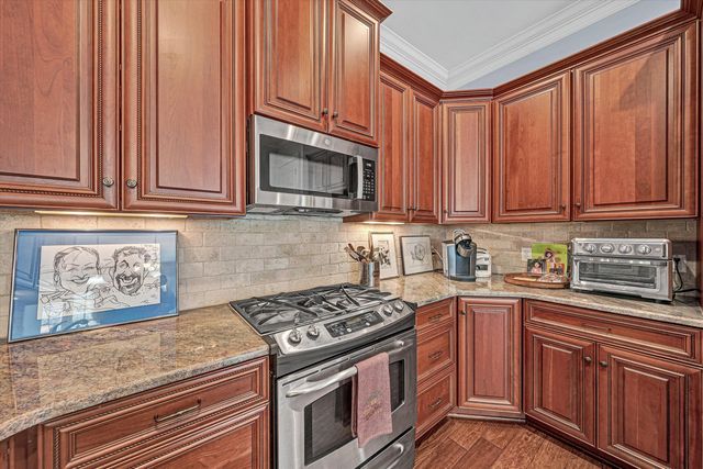 2125 Yellow Mountain Rd SE Apt 111, Roanoke, VA 24014