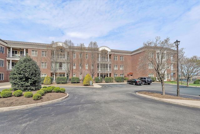 2125 Yellow Mountain Rd SE Apt 111, Roanoke, VA 24014