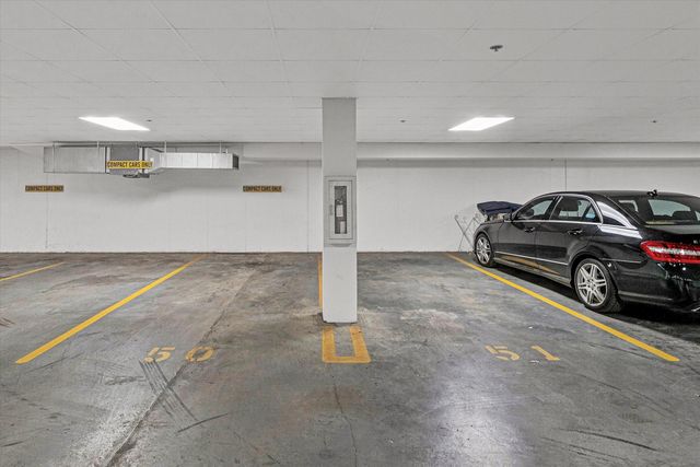 2125 Yellow Mountain Rd SE Apt 111, Roanoke, VA 24014