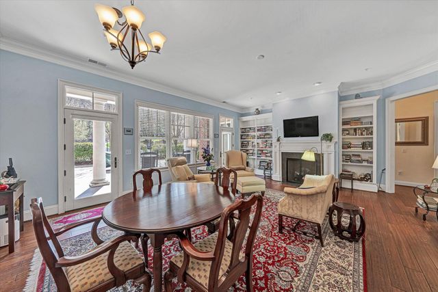 2125 Yellow Mountain Rd SE Apt 111, Roanoke, VA 24014