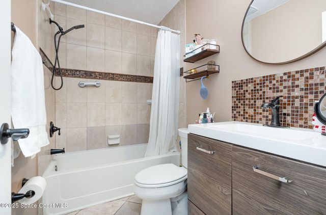 1010 Abada Court NE, 102, Palm Bay, FL 32905