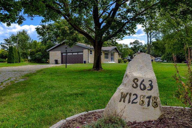 S63W12878 Emerson DRIVE, Muskego, WI 53150