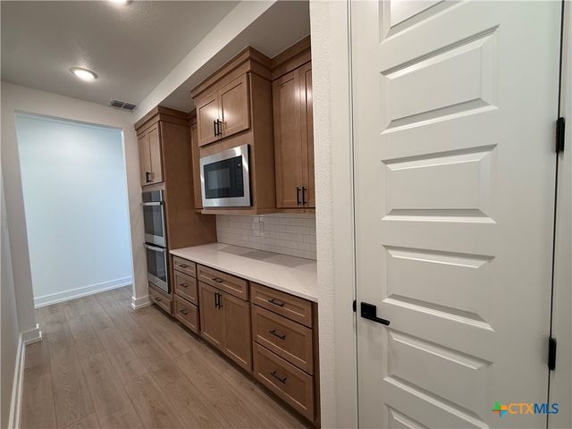 6619 King Oaks Boulevard, Salado, TX 76571