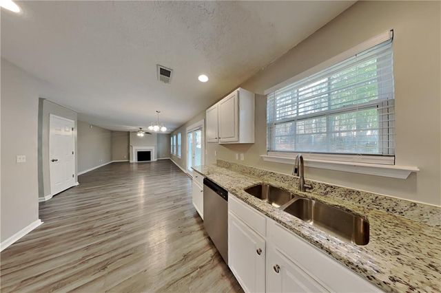 573 Grandview Circle, Powder Springs, GA 30127