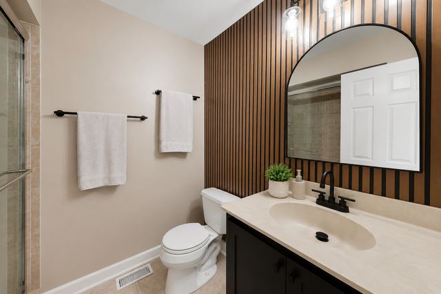 6816 W 65th Street 2, Chicago, IL 60638