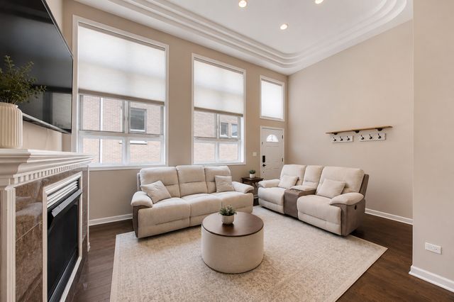 6816 W 65th Street 2, Chicago, IL 60638