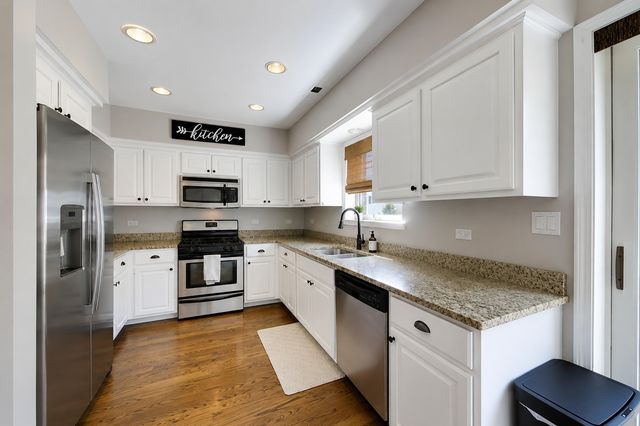 6816 W 65th Street 2, Chicago, IL 60638