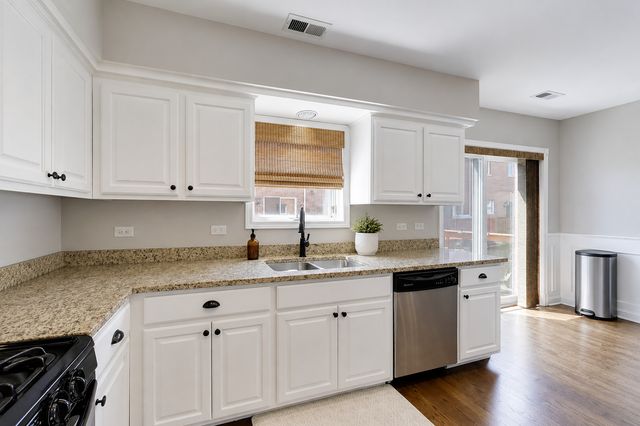 6816 W 65th Street 2, Chicago, IL 60638