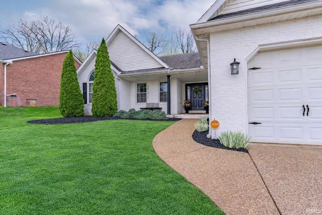 8848 Clear Creek Drive, Evansville, IN 47711