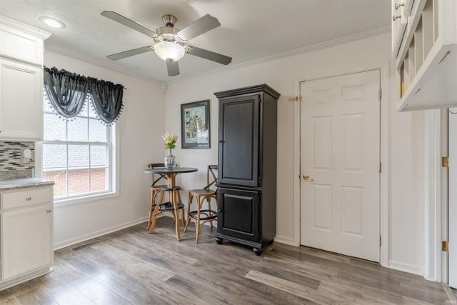 8848 Clear Creek Drive, Evansville, IN 47711