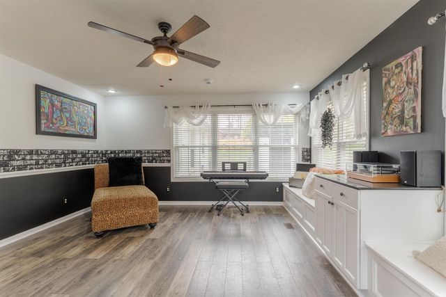 8848 Clear Creek Drive, Evansville, IN 47711