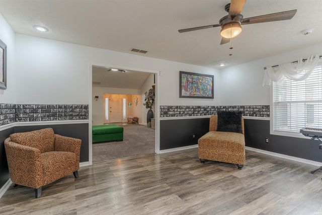 8848 Clear Creek Drive, Evansville, IN 47711