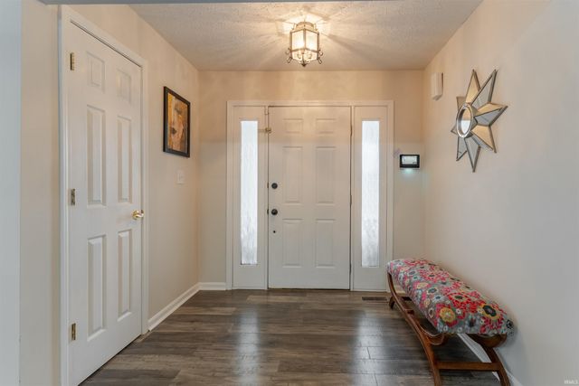 8848 Clear Creek Drive, Evansville, IN 47711