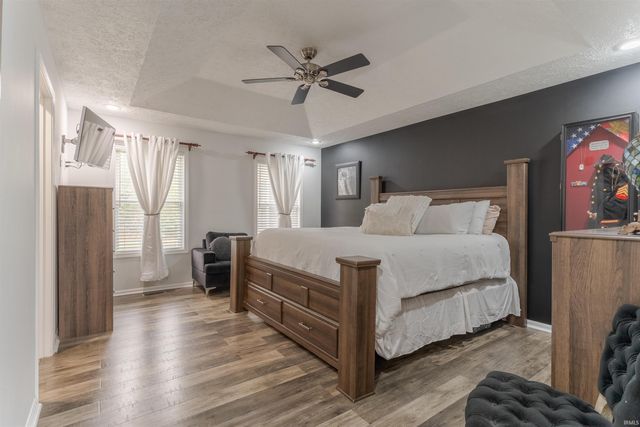 8848 Clear Creek Drive, Evansville, IN 47711