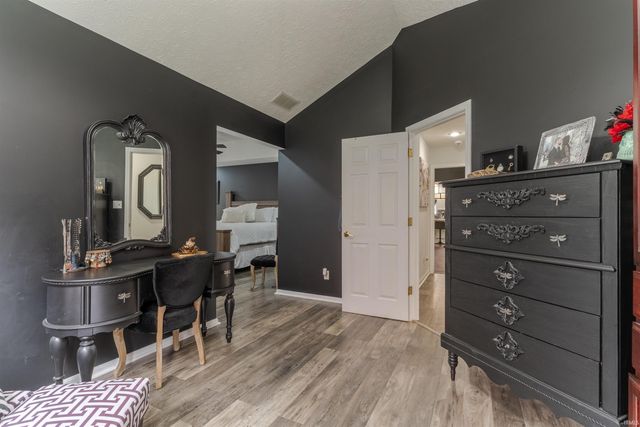 8848 Clear Creek Drive, Evansville, IN 47711