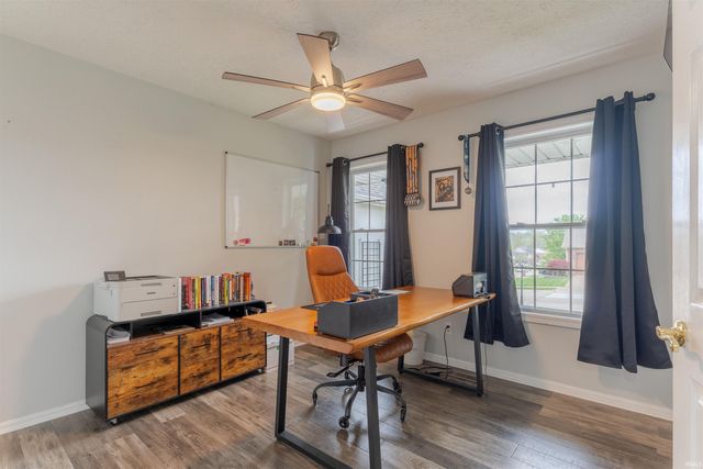 8848 Clear Creek Drive, Evansville, IN 47711