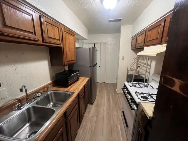 6808 Sweet Sue Lane, Dallas, TX 75241
