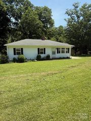 5949 Flat Creek Road, Kershaw, SC 29067