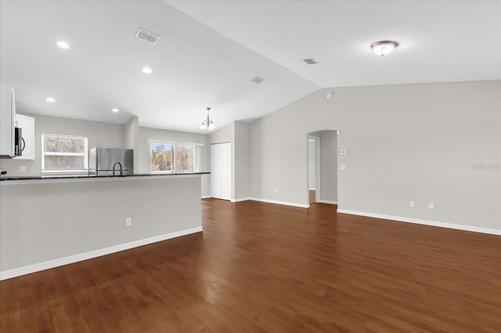 Image 4 of property listing at 260 MARION OAKS GOLF WAY, Ocala, FL 34473