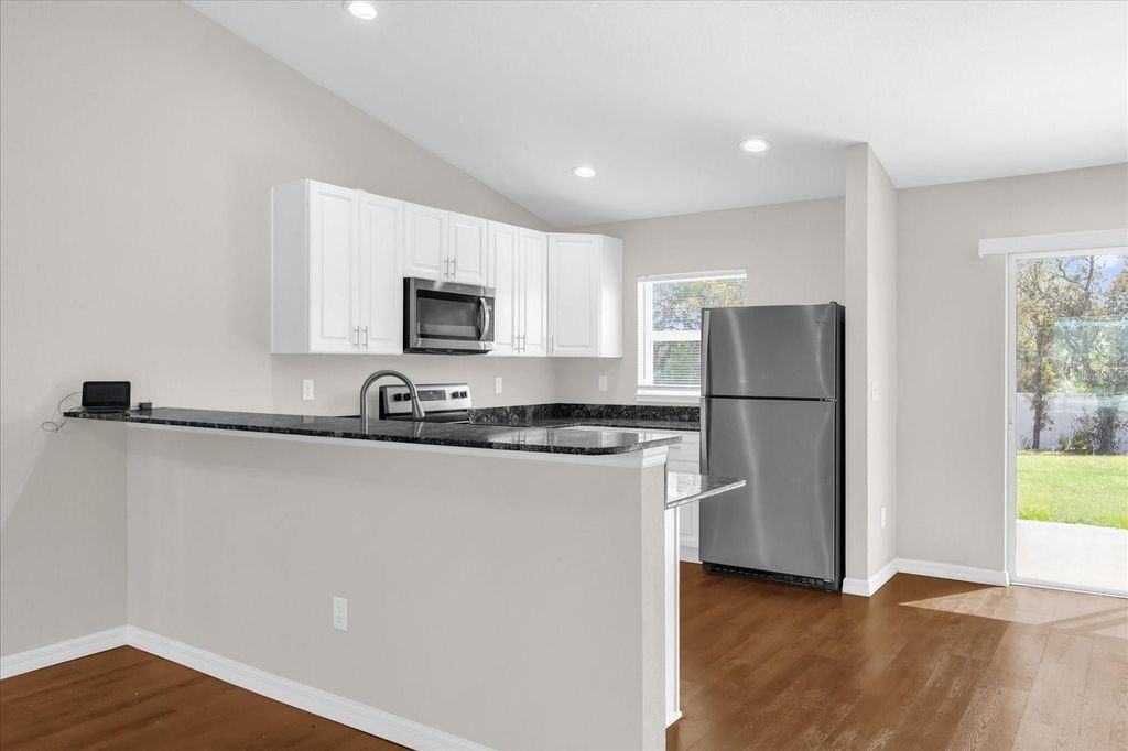 Image 9 of property listing at 260 MARION OAKS GOLF WAY, Ocala, FL 34473