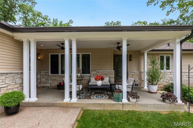 41 Beaver Drive, Creve Coeur, MO 63141