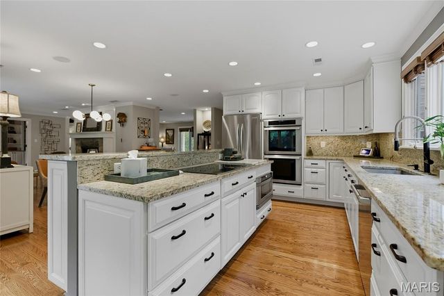 41 Beaver Drive, Creve Coeur, MO 63141