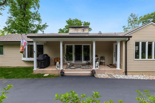 41 Beaver Drive, Creve Coeur, MO 63141